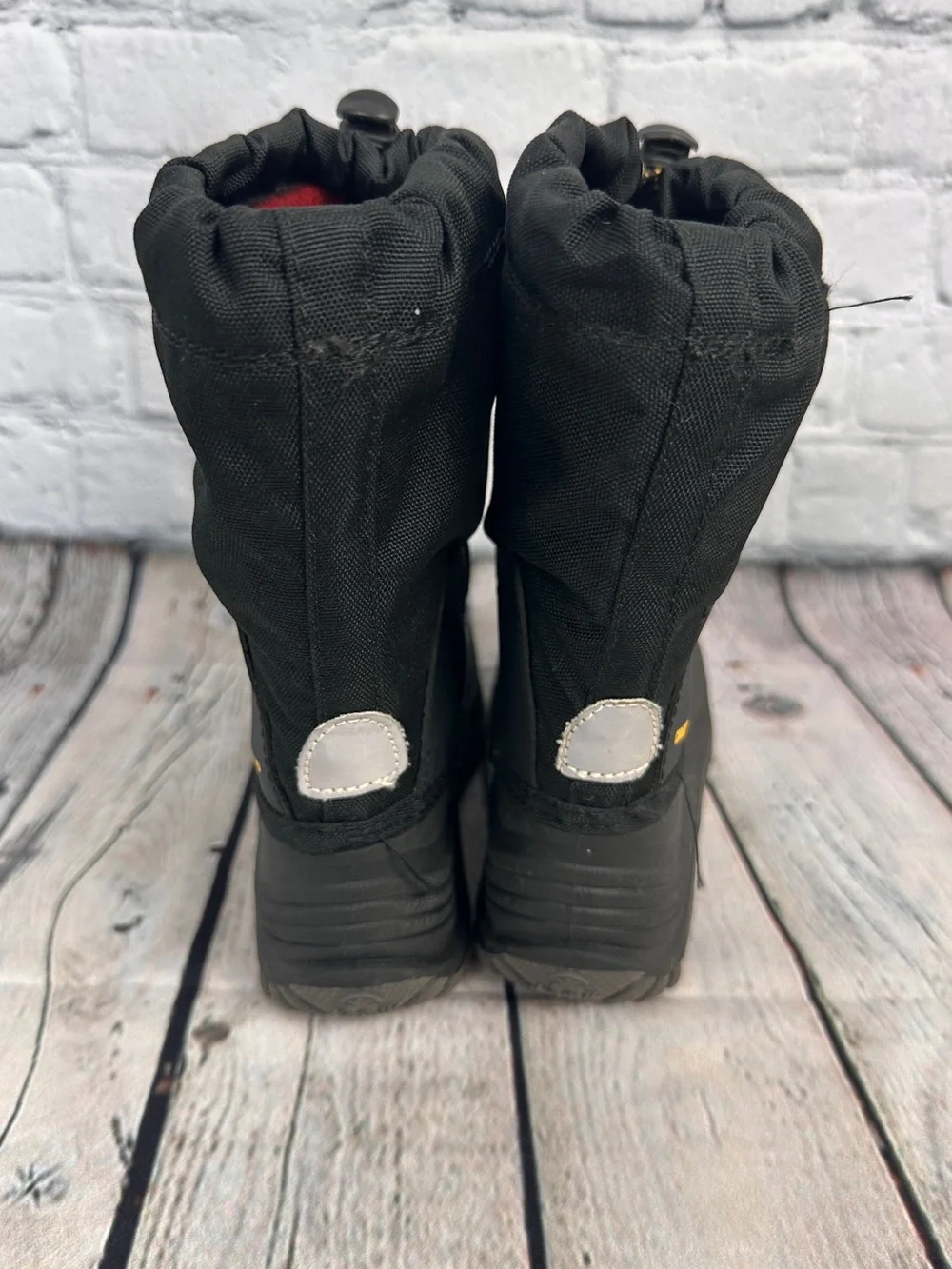 Kamik rocket waterproof snowboots size kids 11